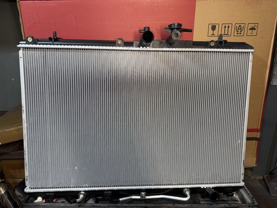 Тойота хайлендер 3.5 2GR радиатор охлаждение основной