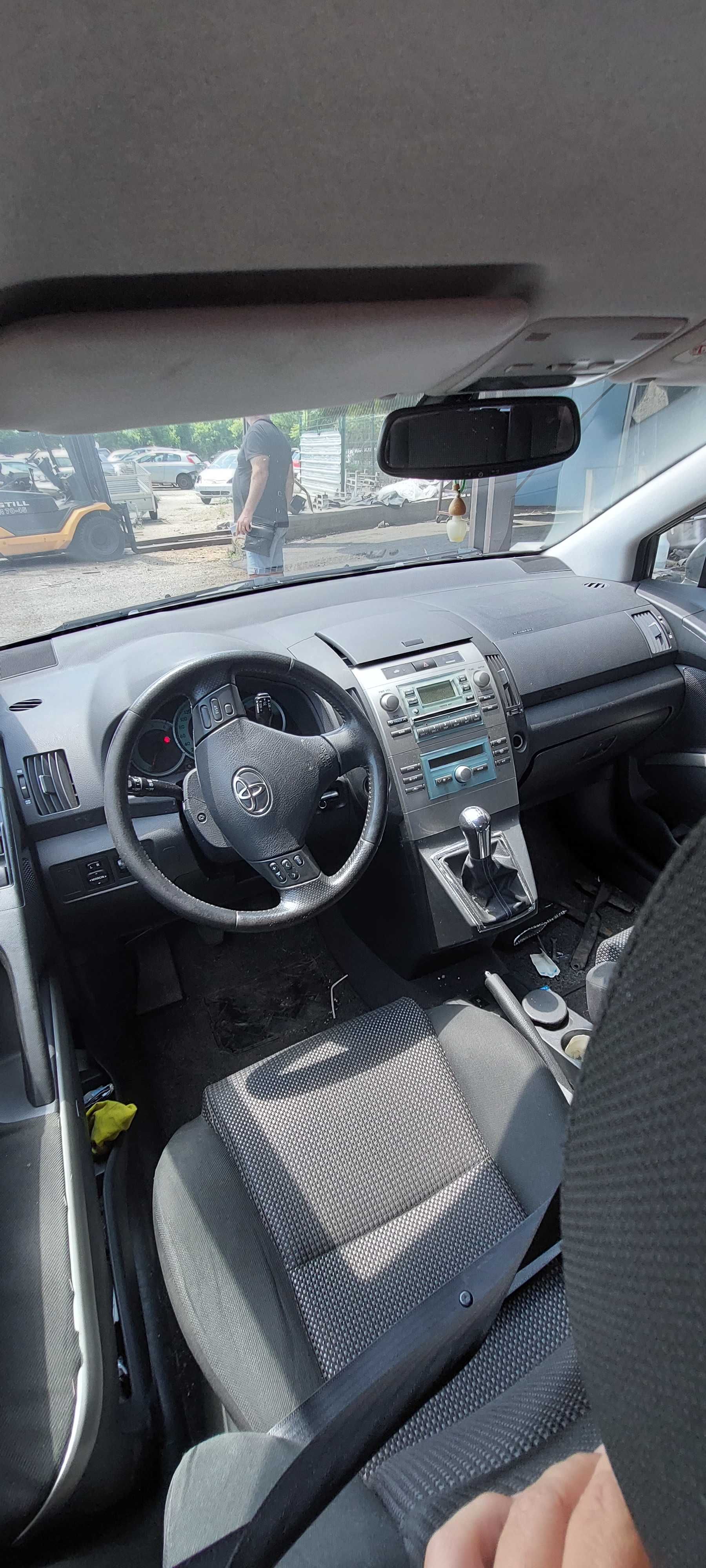 Toyota Corolla Verso 2,2 d4d, Тойота Корола Версо 
Юни 2006, на части!