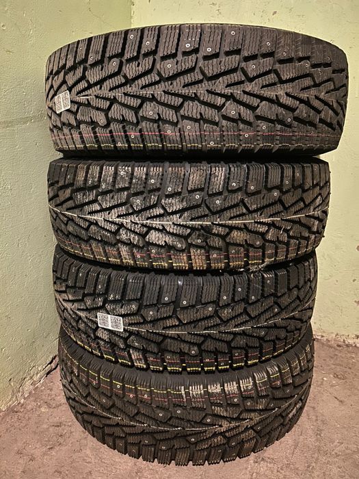 Продам шины с шипами