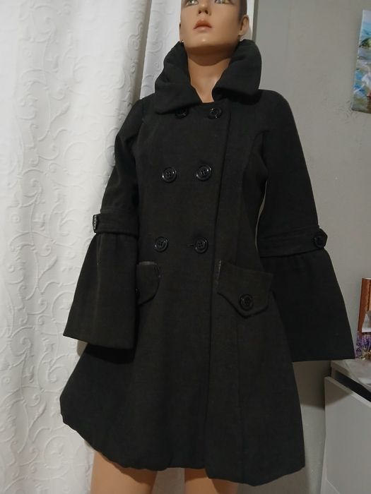 Тънко палто S размер