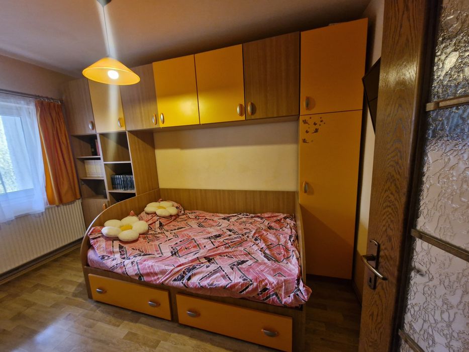Set mobilier dormitor portocaliu