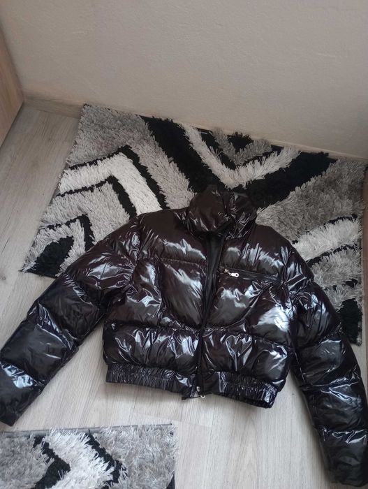 Дамско лачено яке