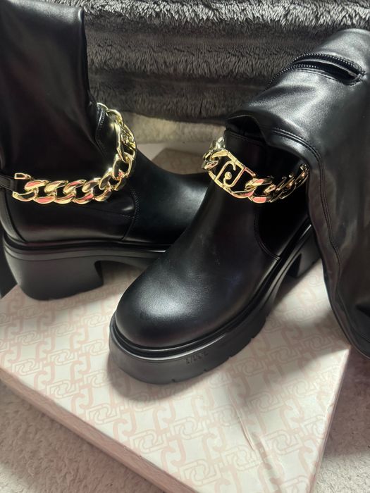 Елегантни ботуши Liu jo