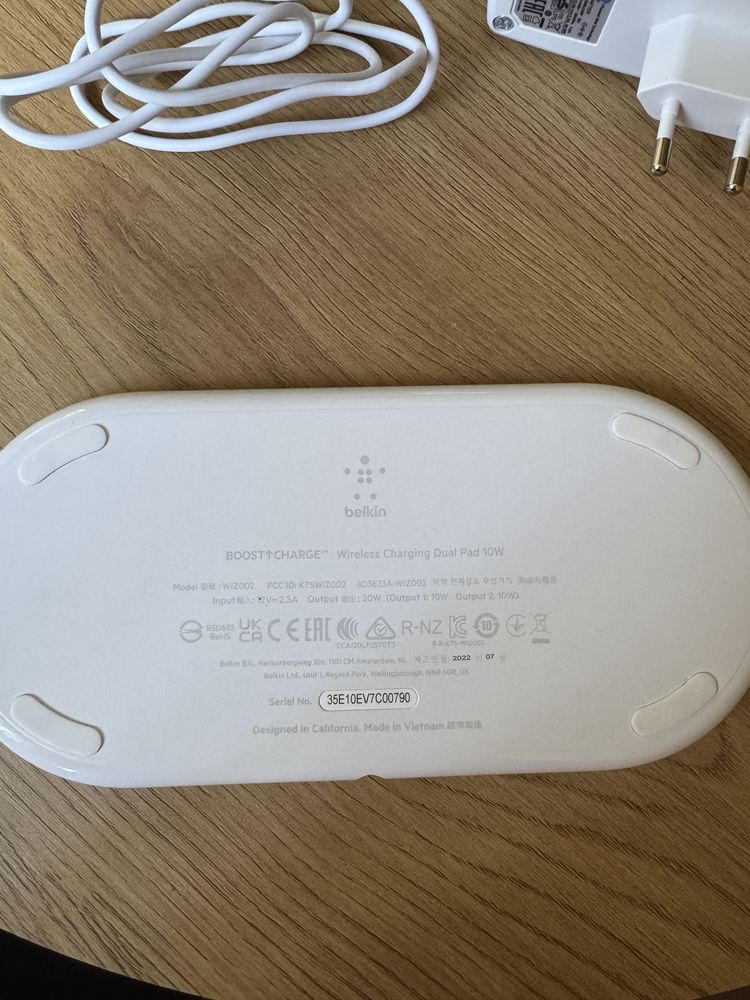 Безжично зарядно устройство BOOST CHARGE BELKIN