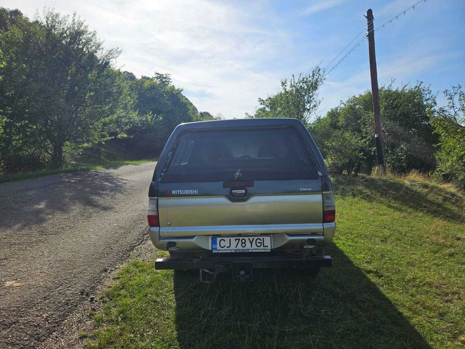 Vând Mitsubishi L200 4x4 2.5TDI