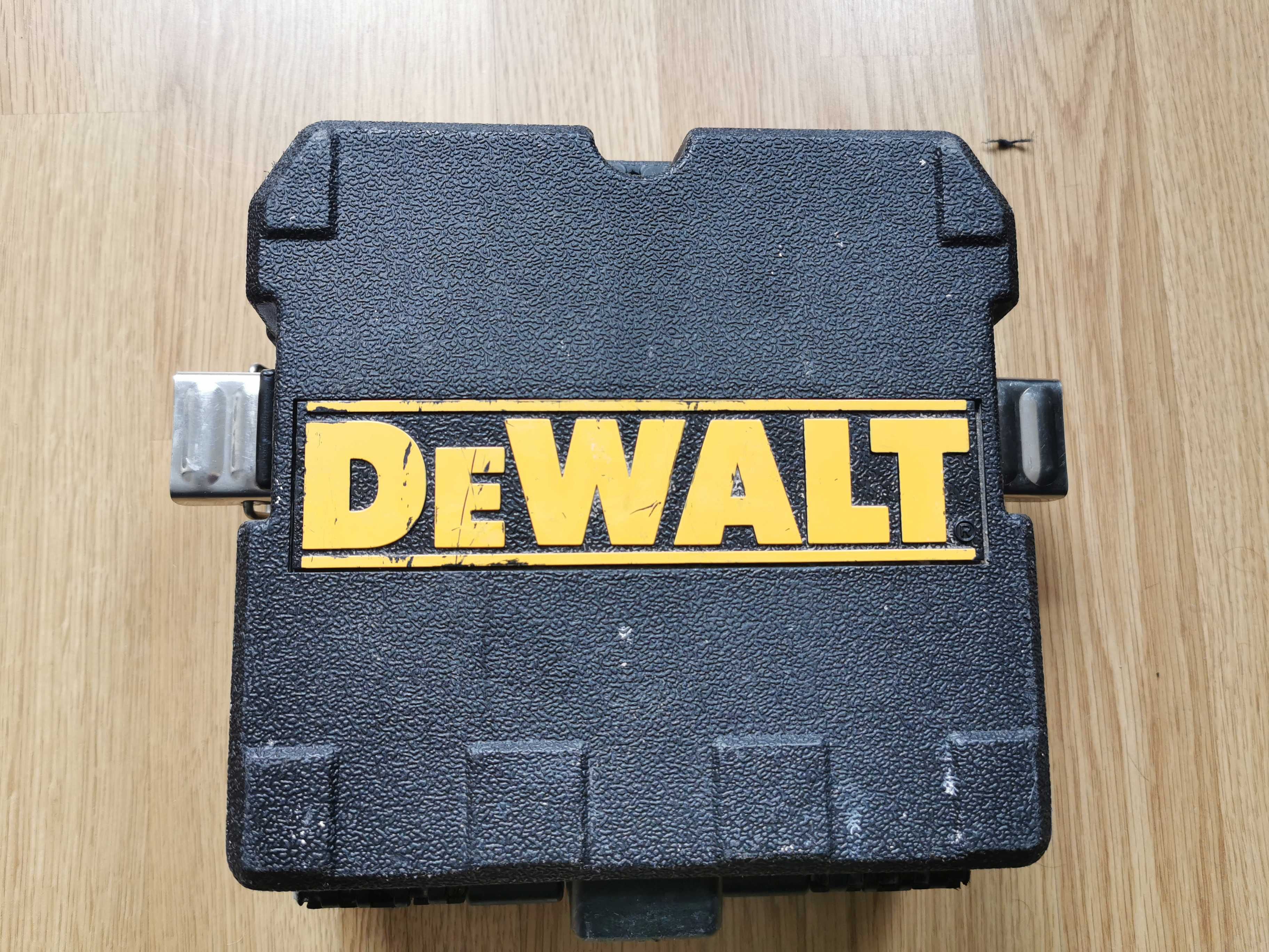 Лазер нивелир зелен dewalt DW088CG