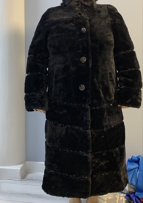 Мутоновая шуба, воротник настоящая норка