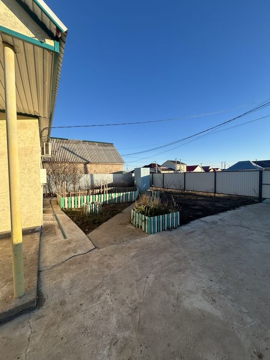 Продаеться дом мансардный, газоблок, общ кв 116 ,4соток,хоз постройка