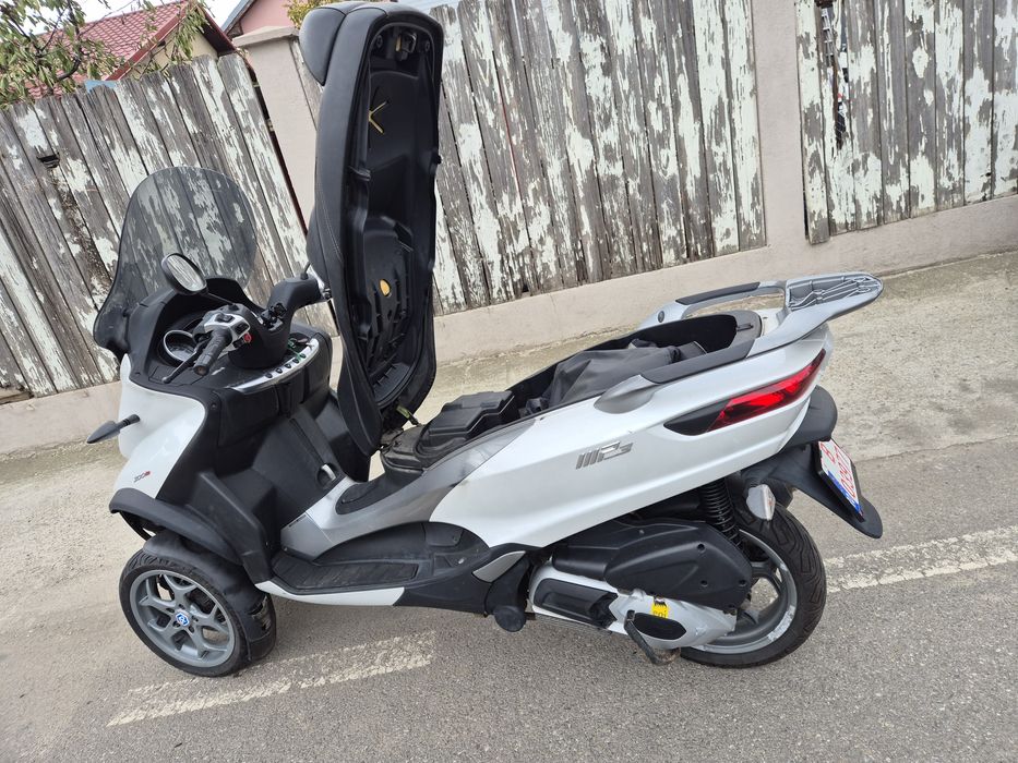 Triciclu Piaggio MP3 300 2016, 3 roti 15500km