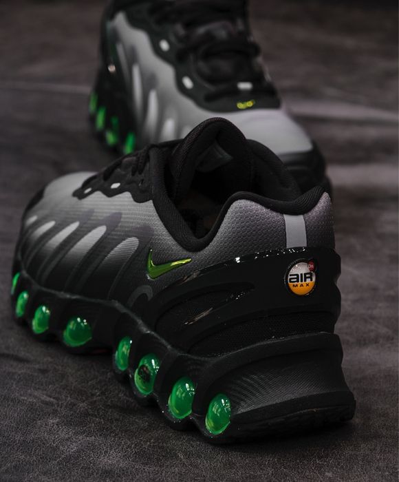 NIKE AIR MAX DN8 ‘Black Volt’