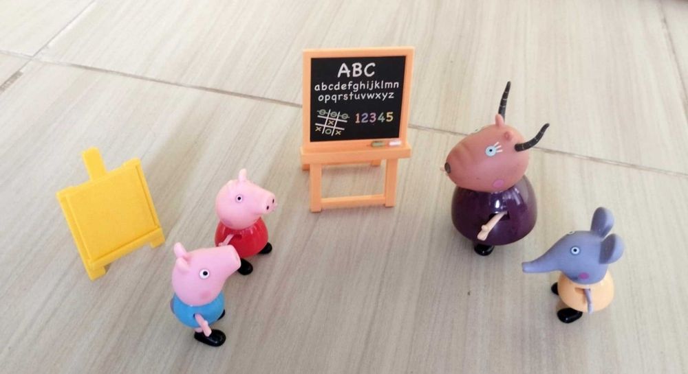 Peppa Pig: училището на прасенцето Пепа - оригинални фигурки за игра