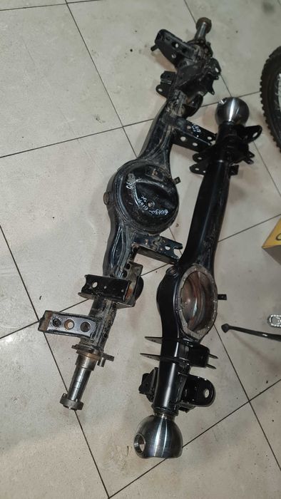 Чулок переднего моста на Toyota Land Cruiser 80-100GX