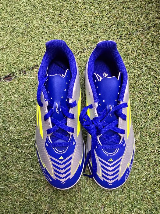 Футболни детски стоношки ADIDAS F50 Club Messi Turf - размер 33
