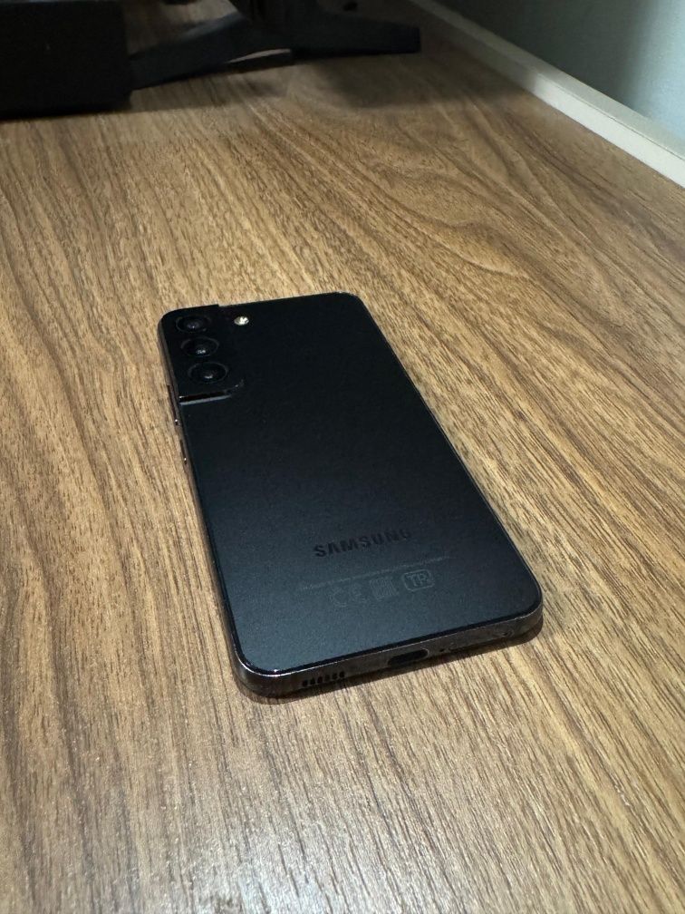 Samsung S22 256/8