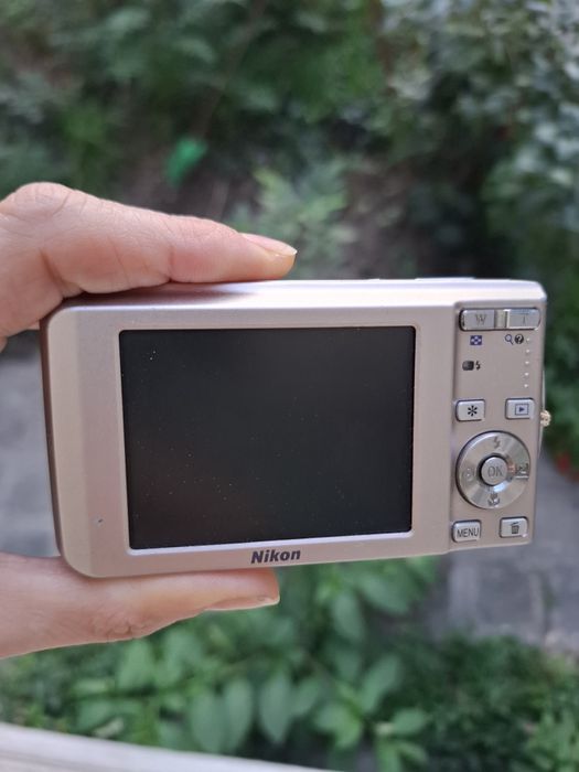 Компактен дигитален фотоапарат NIKON COOLPIX S520