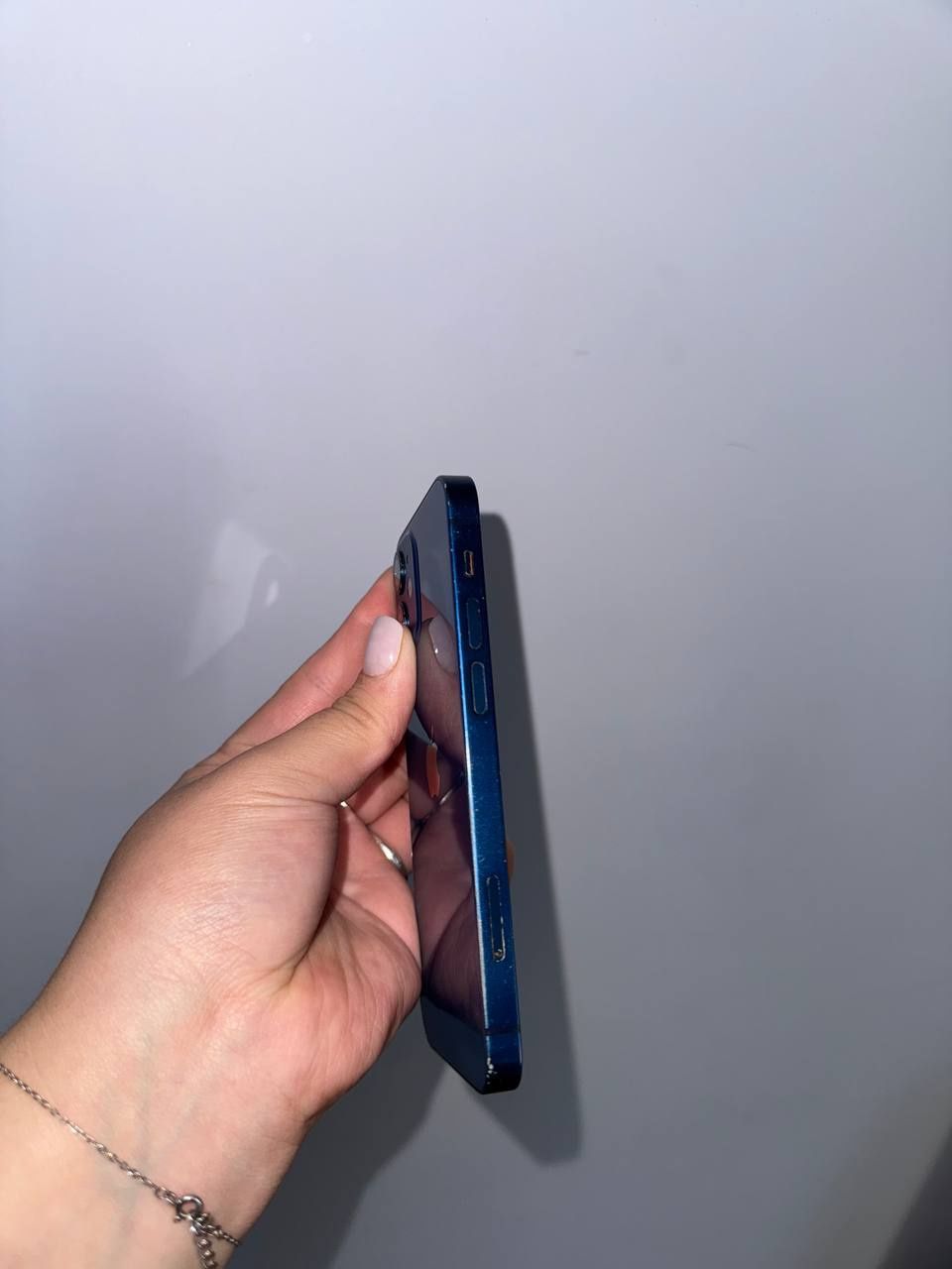 Iphone 12 mini.                            .