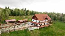Cabană la munte cu ciubăr 16 persoane