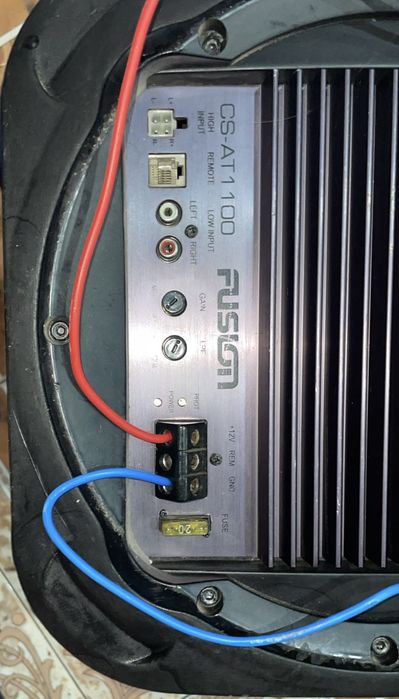 Vand subwoofer auto