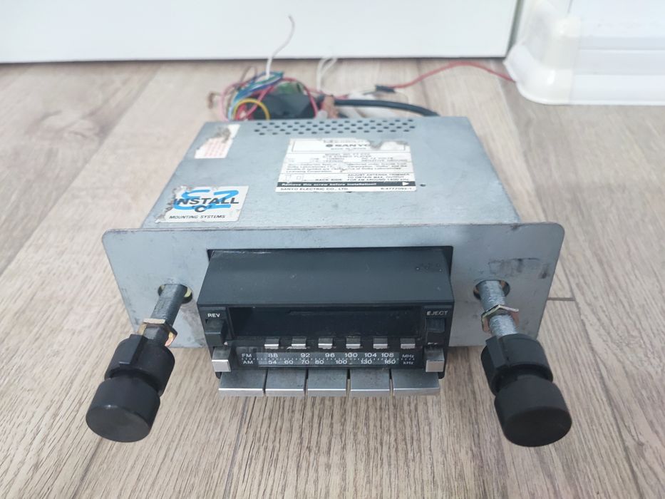Radio casetofon auto Sanyo FT C70 vintage clasic 1990