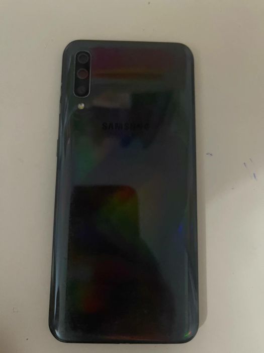 Телефон Samsung Galaxy A50