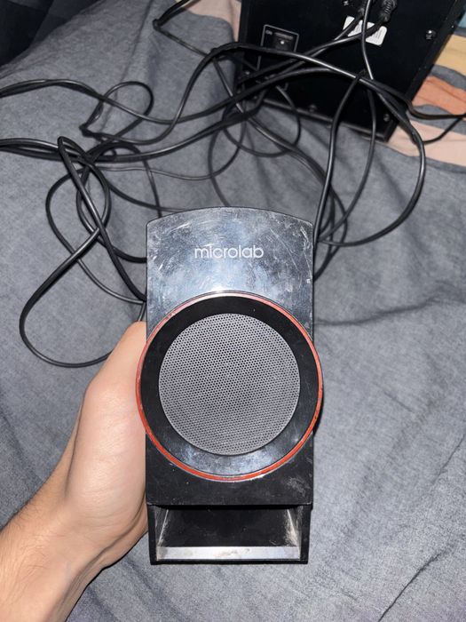 продам рабочую акустическую систему Microlab M111