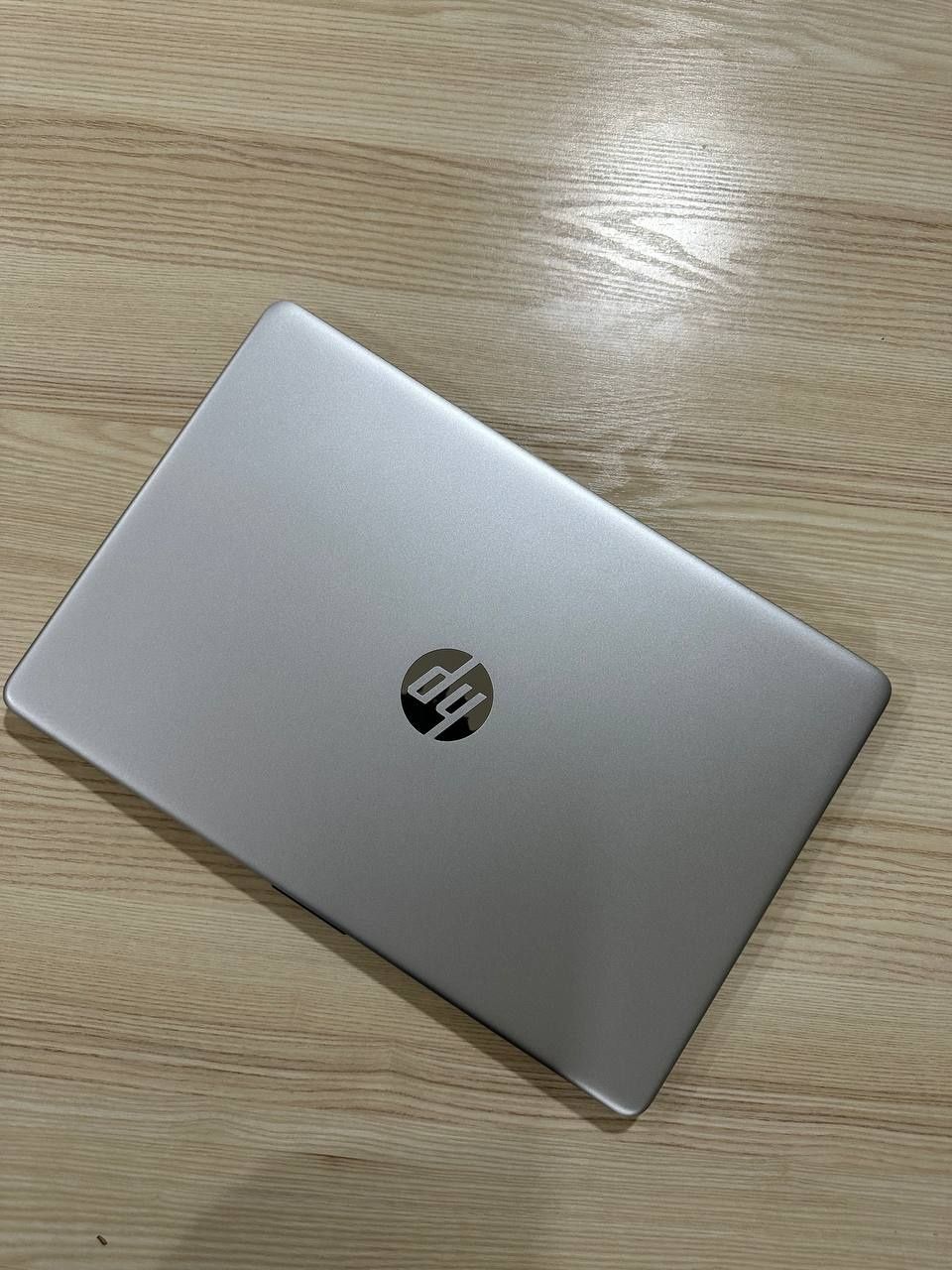 Notebook Hp i5 8gb 256gb yangi