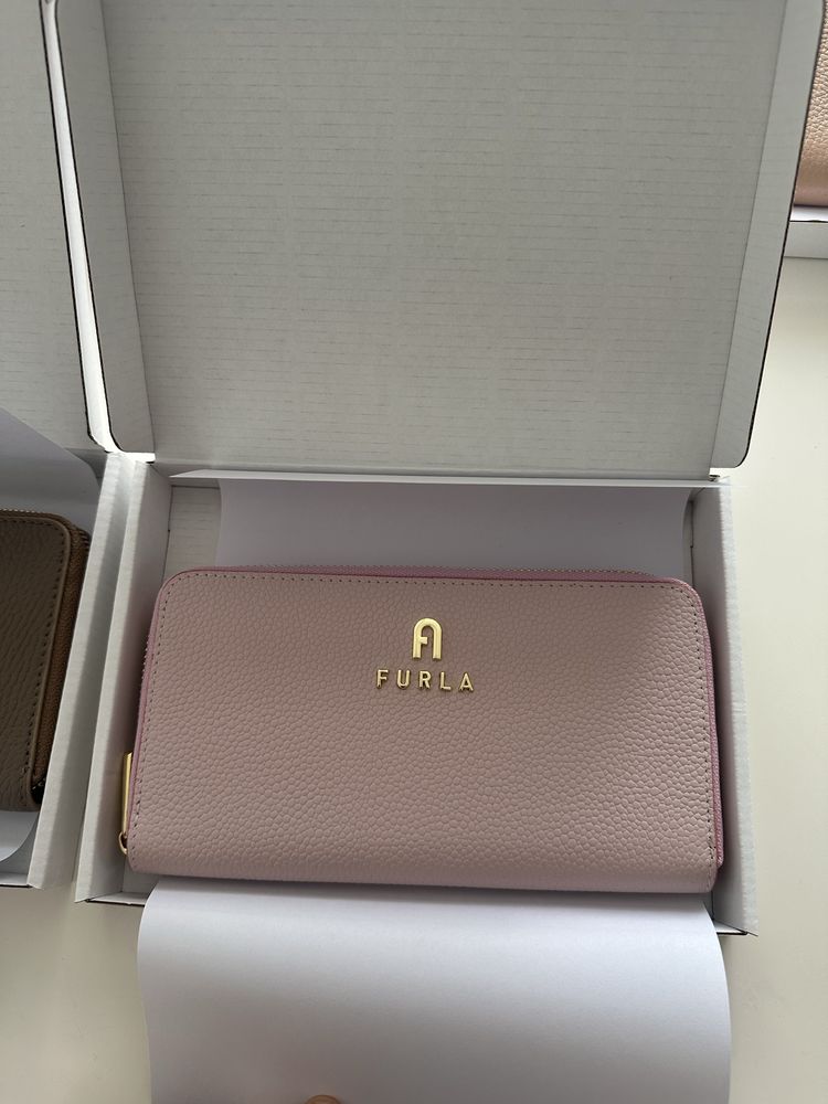 Дамски портмонета FURLA. Различни видове