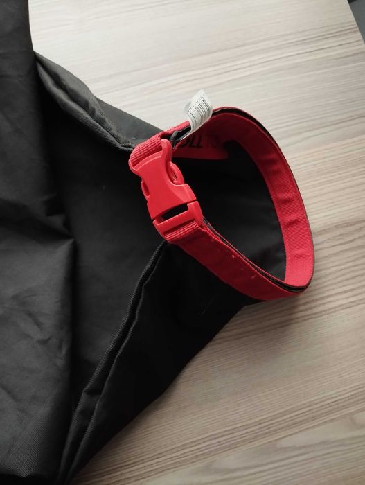 2 бр. калъфи за ски - WEDZE- 40 лв, STÖCKLI - 70 лв, 4 чифта ски щеки