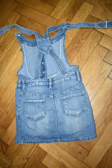 Salopeta cu fusta scurta