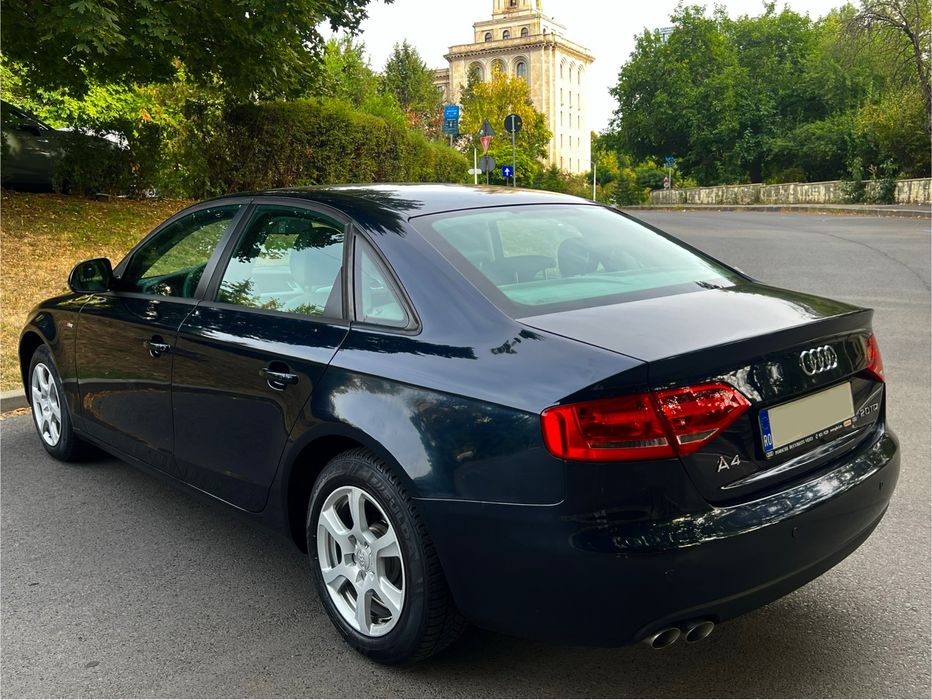 •Audi A4 B8 2009 2.0TDI Berlina•