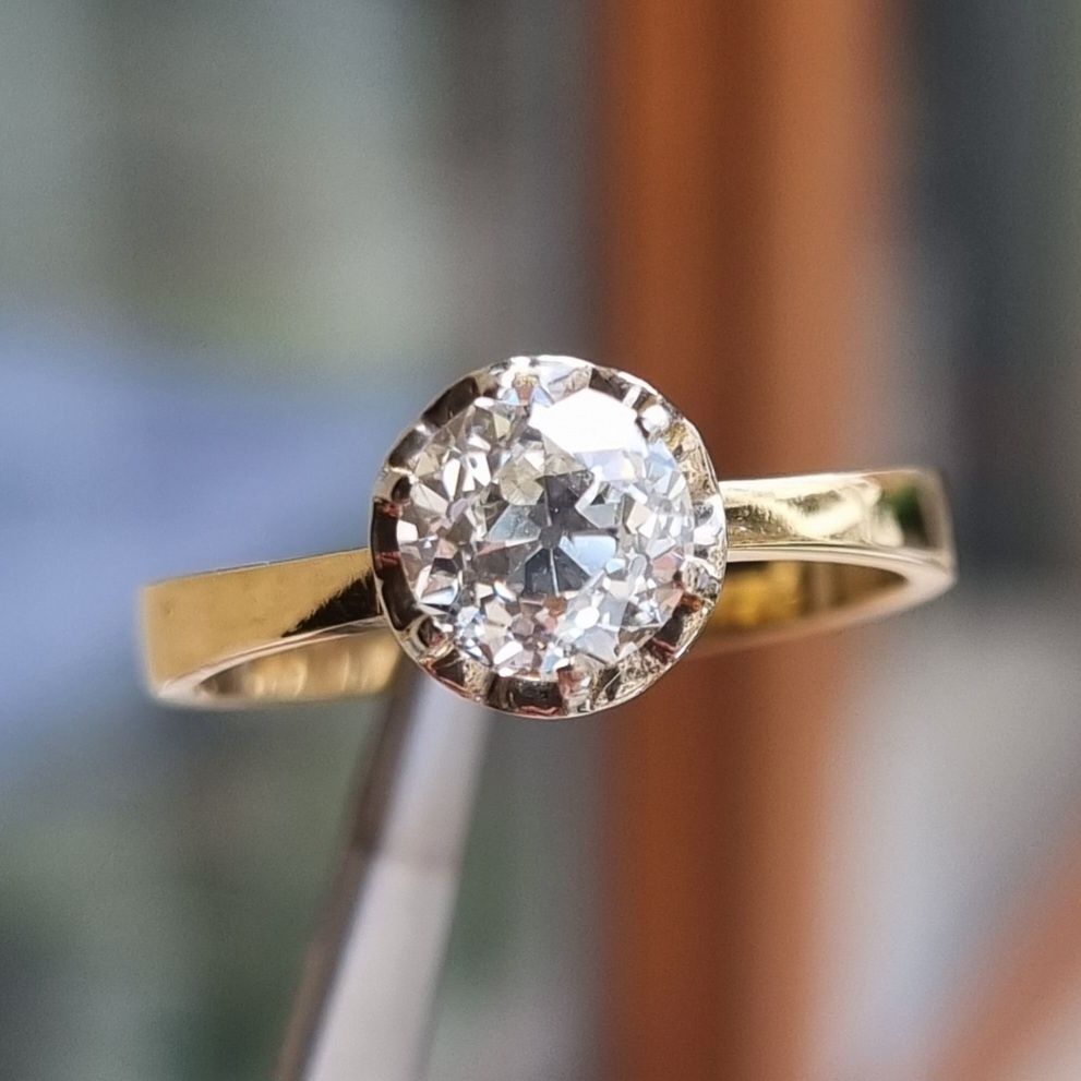 Златен пръстен 18k. диамант 1 карат
