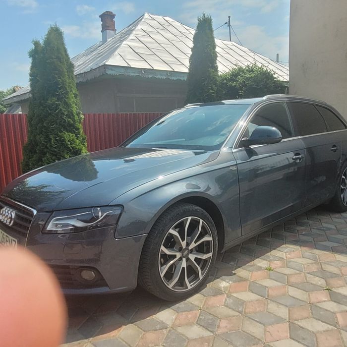 Vând Audi a4 b8 
143cp!
Distributie schimbată !
Filtre,ulei schimbate