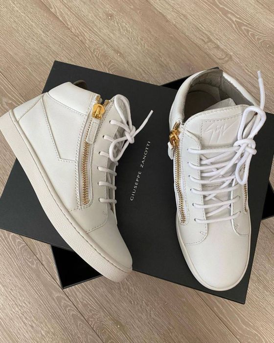 Кроссы Nike и zanotti оригинал, куплены в Англии