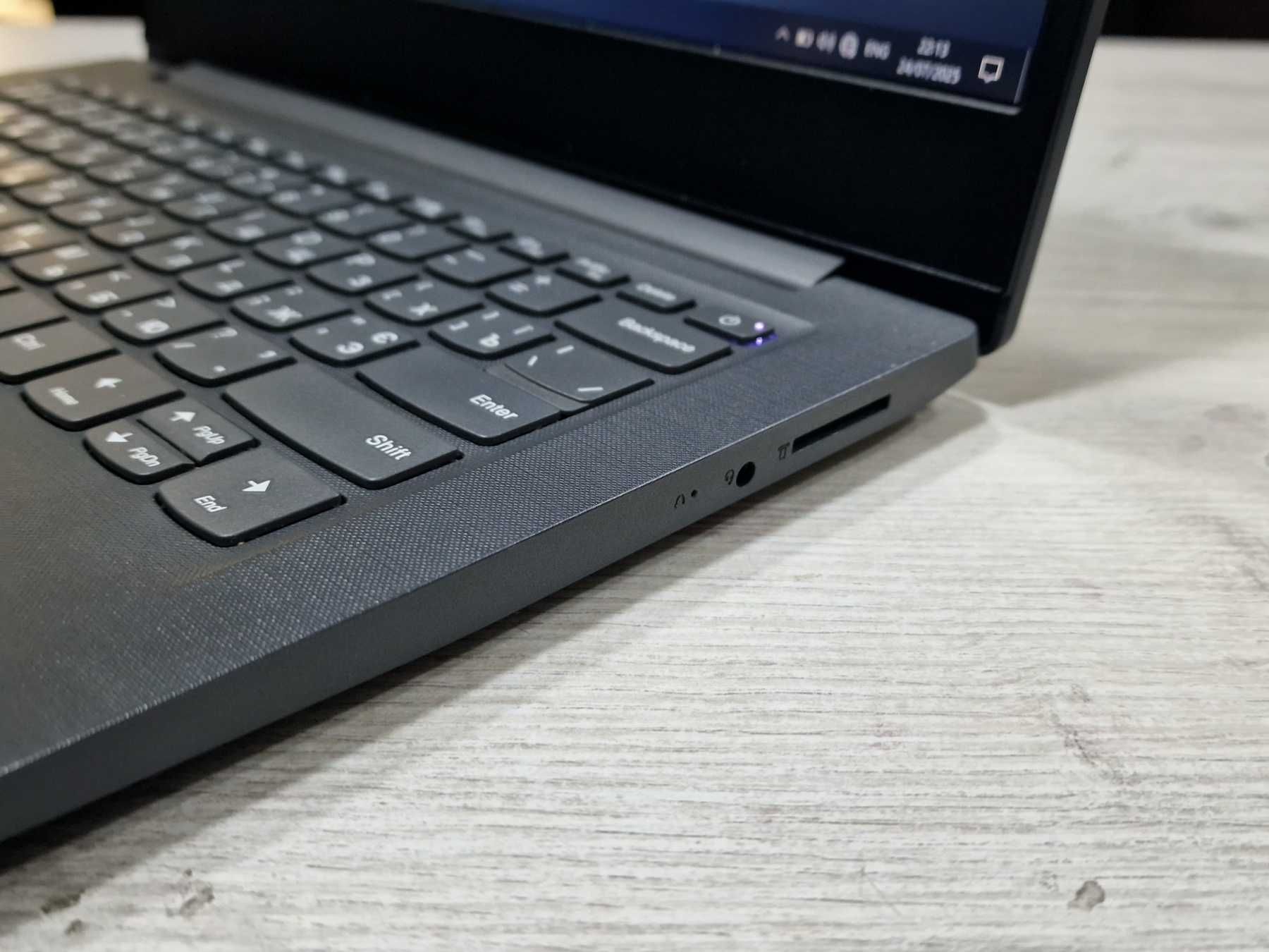 Компактен лаптоп Lenovo Thinkbook V14-ADA (82C6)