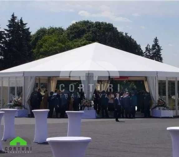 Cort decagonal cu pereți transparenți din sticlă. Preț bombă !