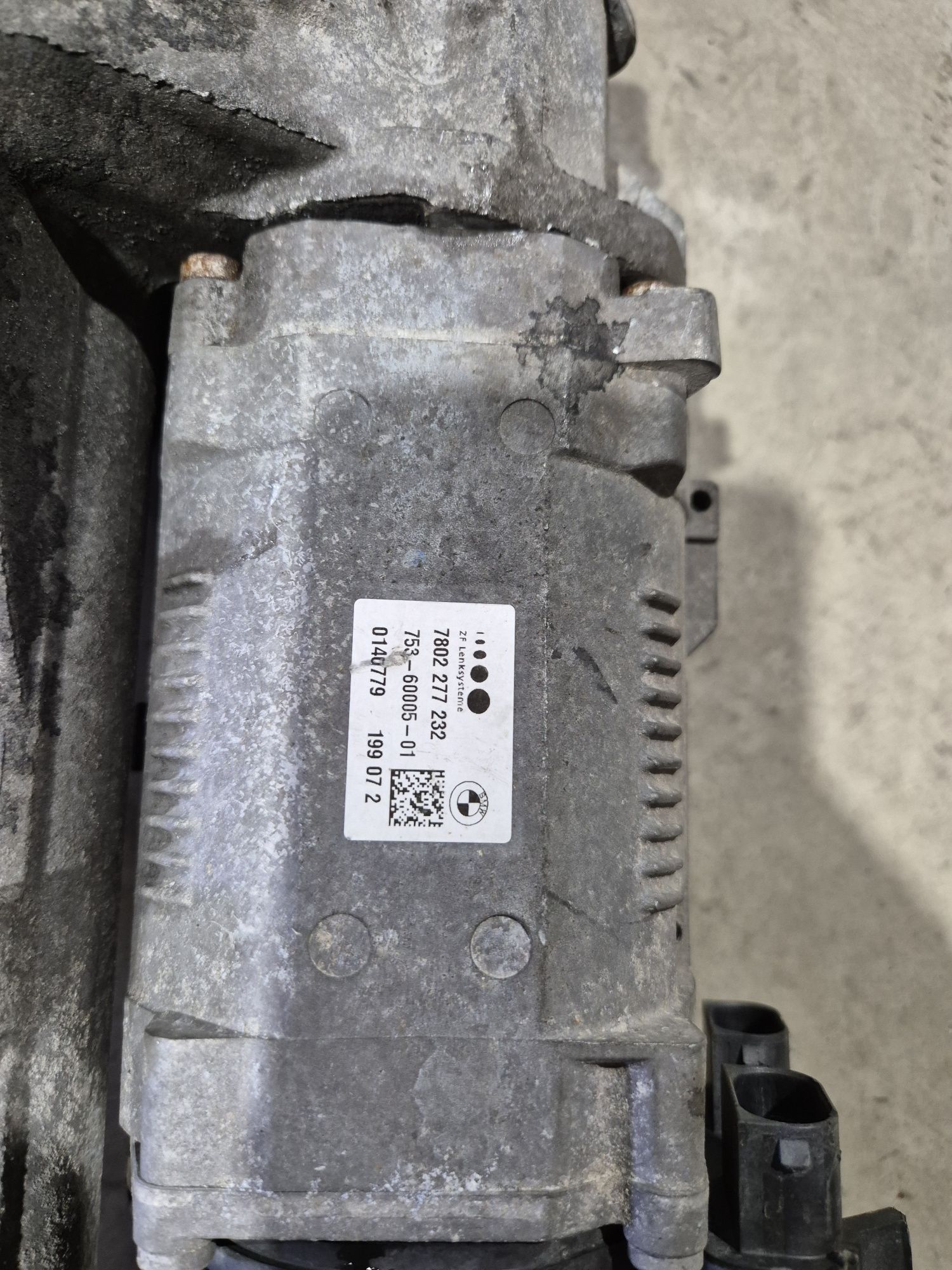 Caseta de direcție electrica bmw E90 an 2010 cod piesa 6792941.01