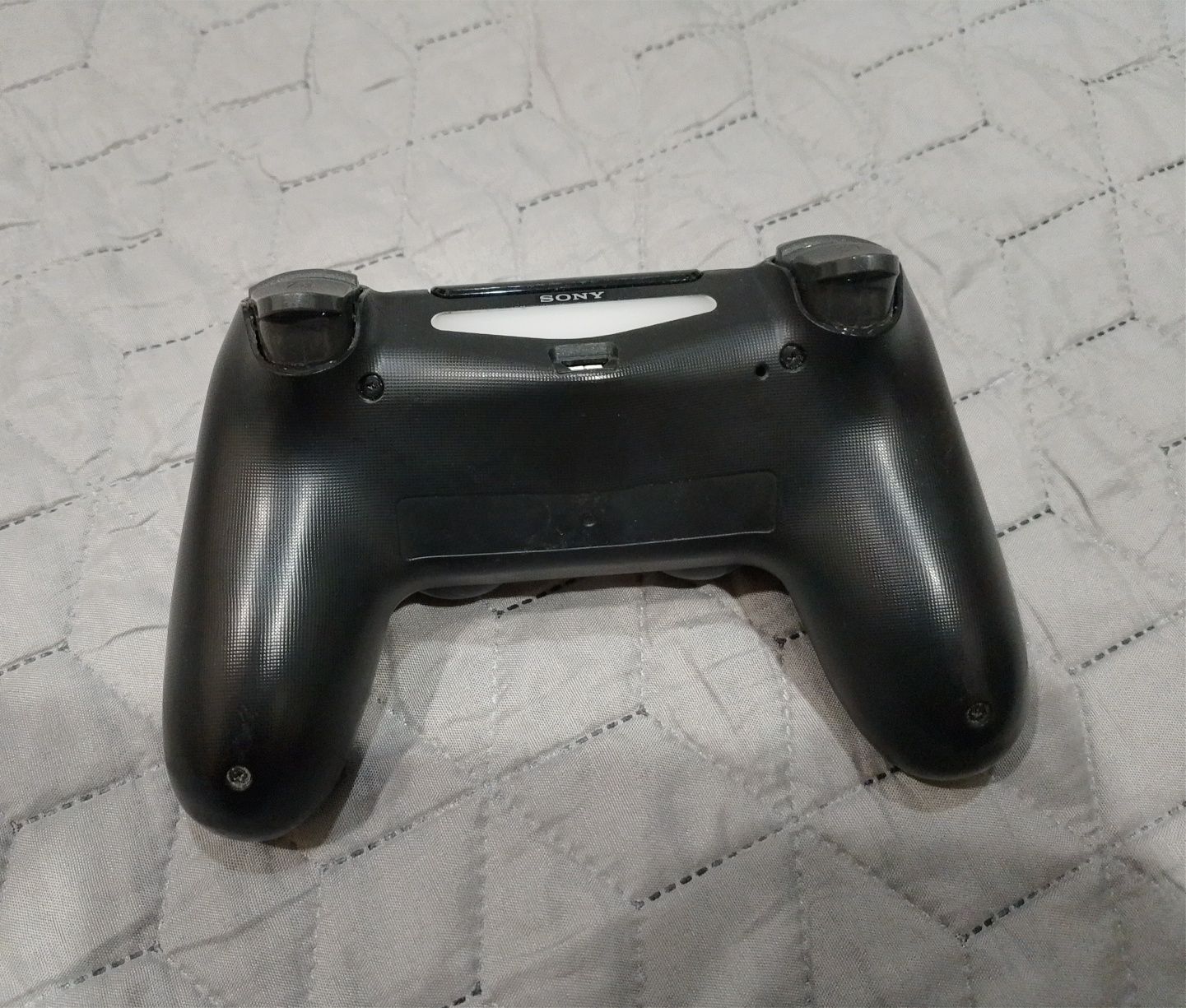 Ps4 Slim 1TB с джойстик и кутия