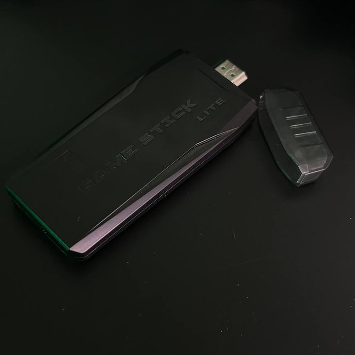 Game Stick 4K — приставка с 20 000+ играми, подключается к любому ТВ з