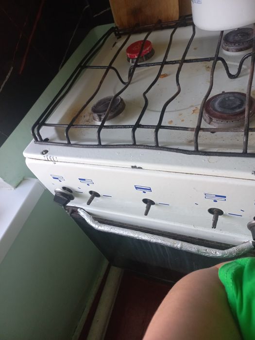 Продам Газовую плиту