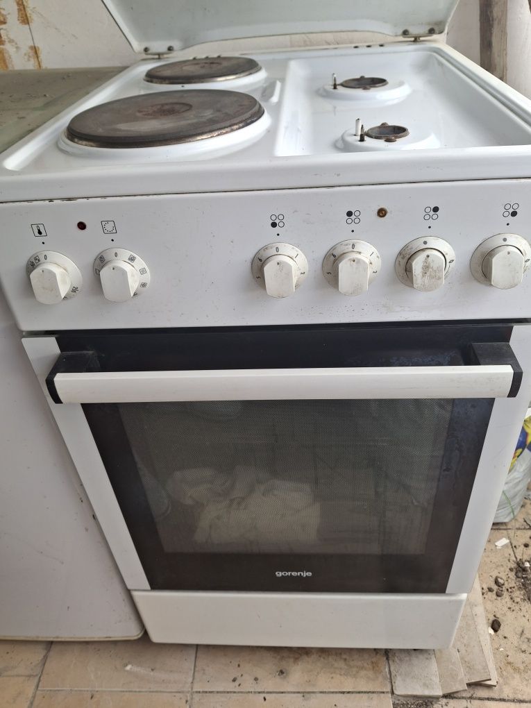 Продавам готварска печка Gorenje