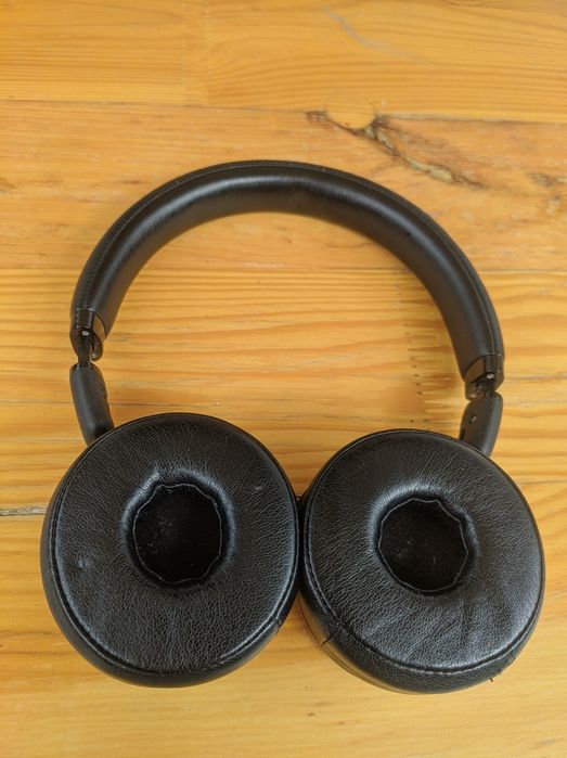 active noise canceling wireless akg