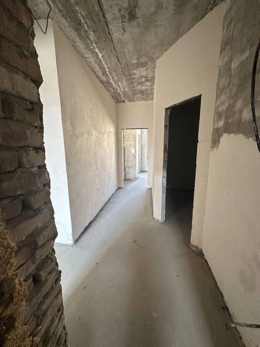 Orbitada 3 xonalik korobka sotiladi