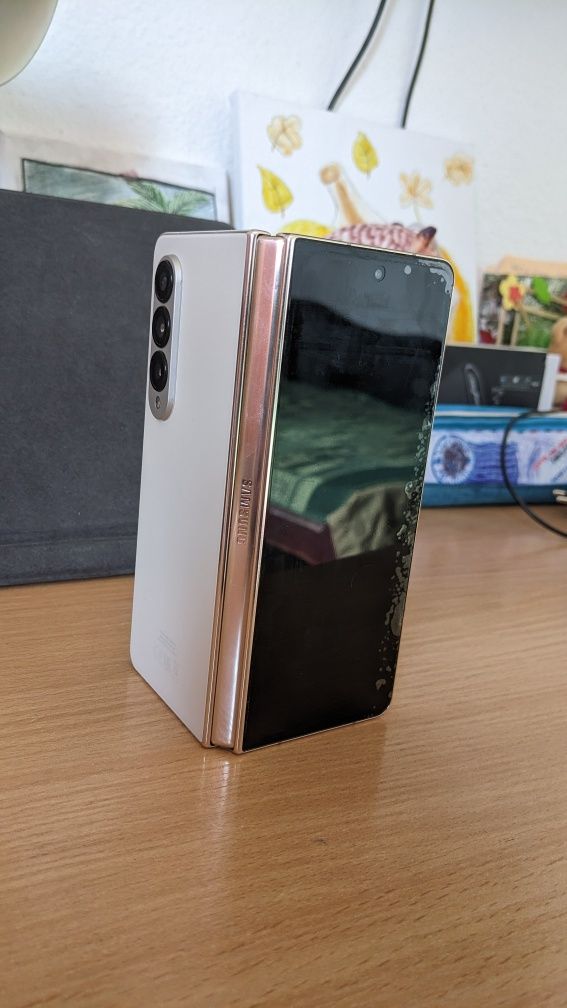 Samsung Z Fold 4