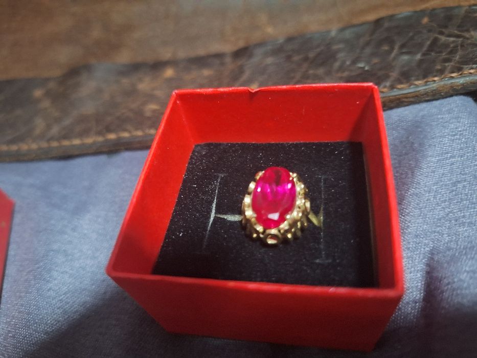 Inel vechi din aur14k cu rubin