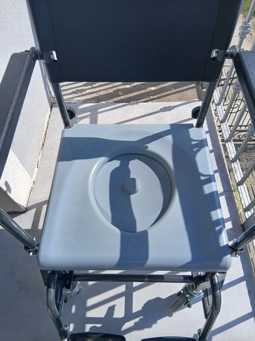 Vând scaun toaletă, Rolator scaun pentru cadă