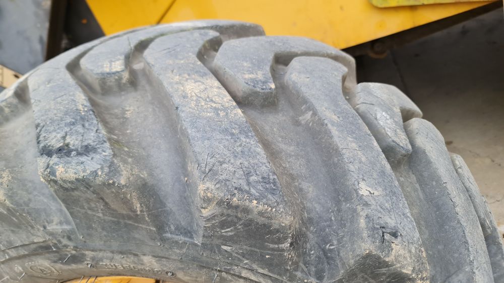 Vând buldoexcavator Volvo BL71B din 2013