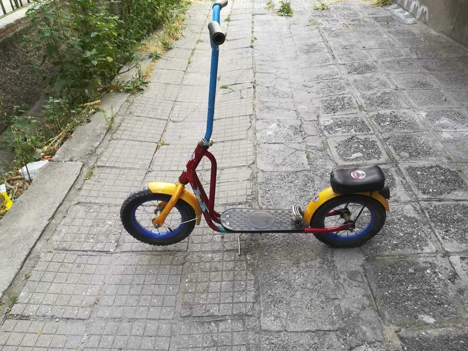 Тротинетка с гуми