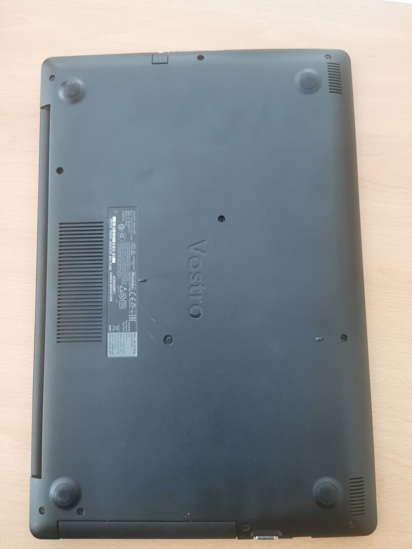 Лаптоп DEll Vistro 15 3000