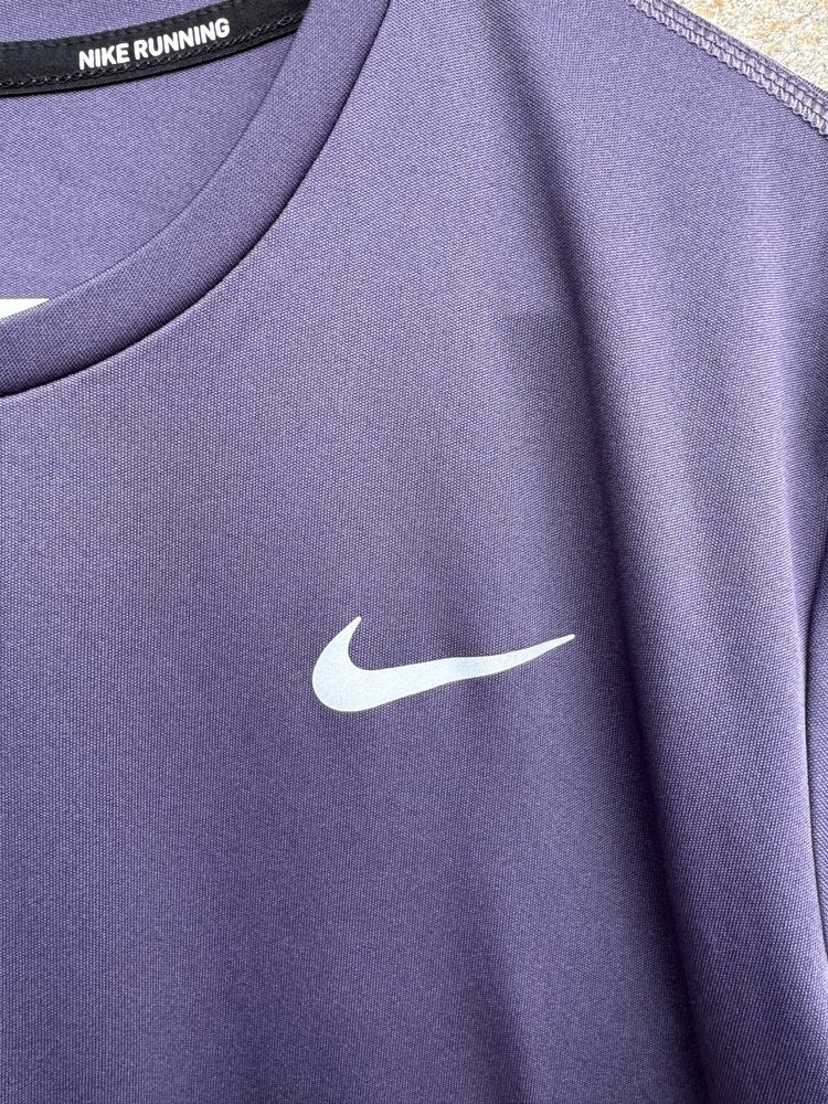 Дамска тениска Nike