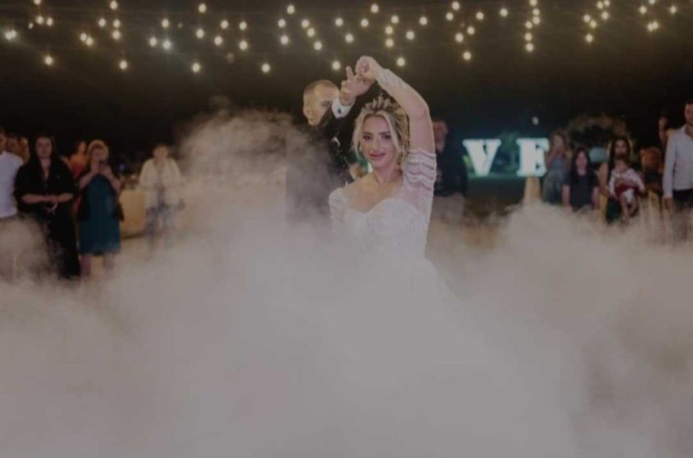 Fum greu, laser, artificii.